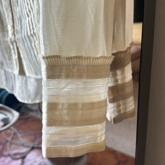 Elizabeth & James Top size Large - Picture 6 of 10